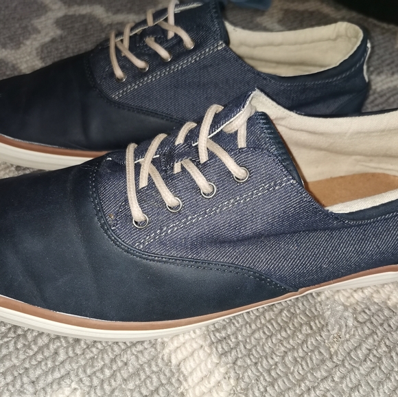 Shoes - Picture 2 of 2